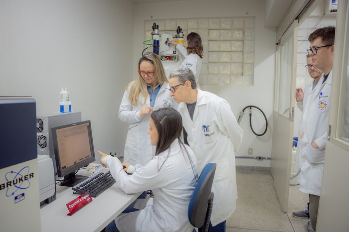 UEPG DISPONIBILIZA TESTES DE DETECÇÃO DE METANOL EM BEBIDAS