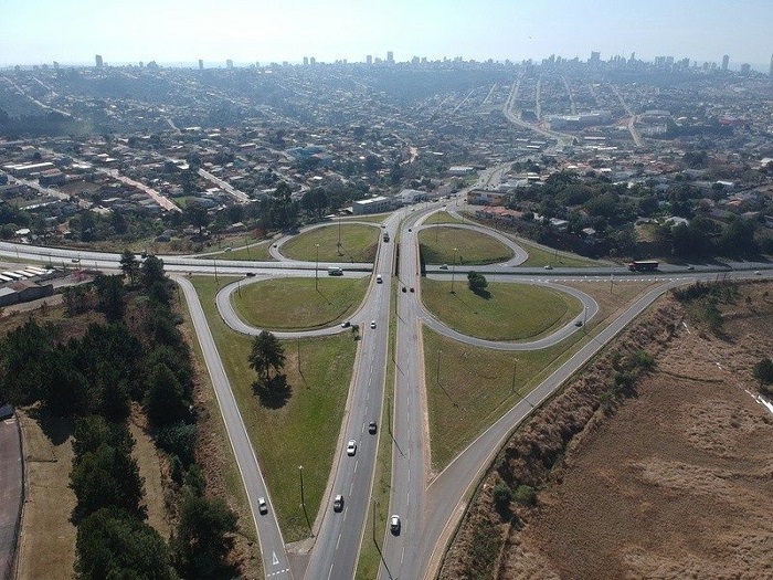 OBRAS DE RECUPERAÇÃO DO ASFALTO PROVOCAM INTERDIÇÕES PARCIAIS NA BR-376