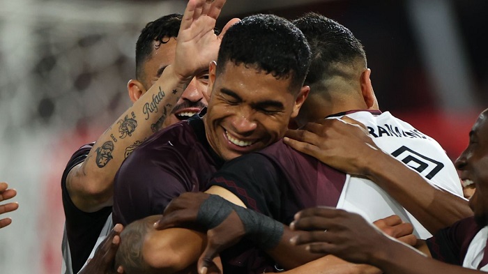 ATHLETICO VENCE O AMAZONAS E FICA A DOIS PONTOS DO G4 NA SÉRIE ‘B’