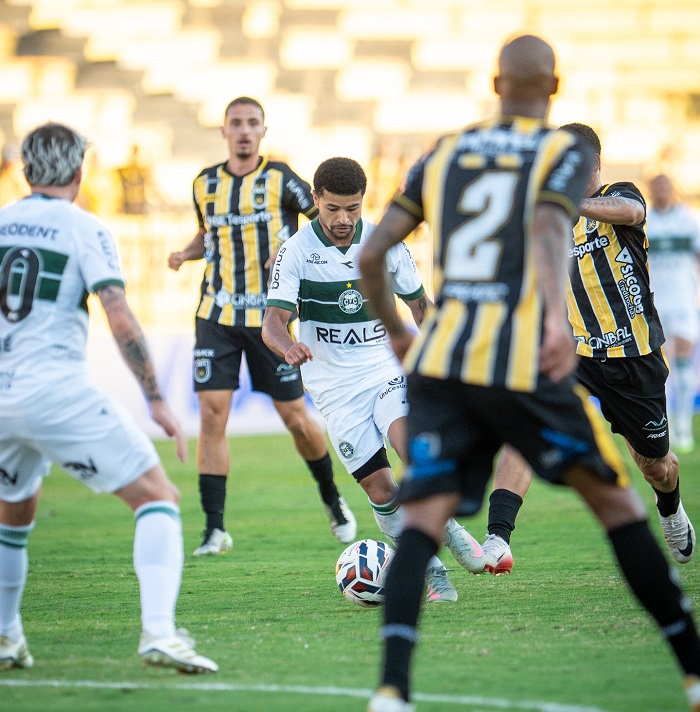 CORITIBA VENCE O VOLTA REDONDA E SEGUE ISOLADO NA LIDERANÇA DA SÉRIE ‘B’