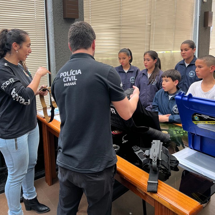 POLICIAIS CIVIS DE PONTA GROSSA SÃO HOMENAGEADOS NOS 172 ANOS DA POLÍCIA CIVIL