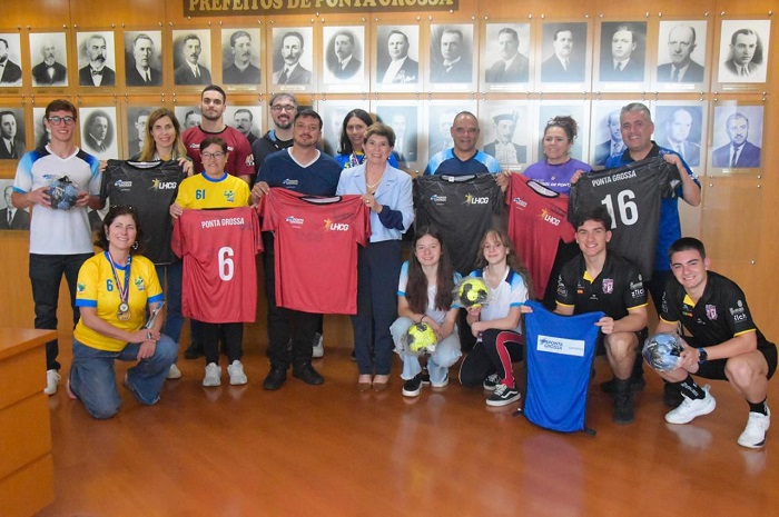 LIGA DE HANDEBOL RECEBE MATERIAIS ESPORTIVOS DESTINADOS POR EDE PIMENTEL