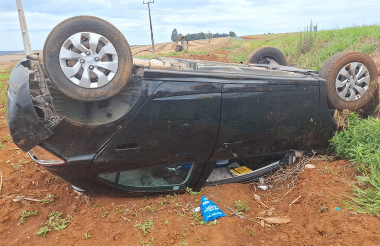 CAPOTAMENTO DEIXA MULHER FERIDA NA PR-090, EM PIRAÍ DO SUL