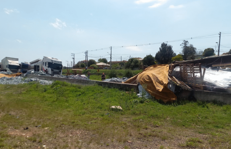 MOTORISTA MORRE EM TOMBAMENTO DE CAMINHÃO NA PR-151