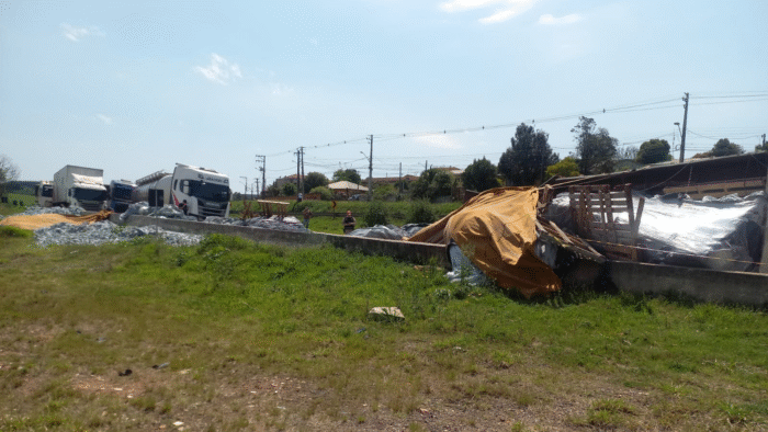 MOTORISTA MORRE EM TOMBAMENTO DE CAMINHÃO NA PR-151