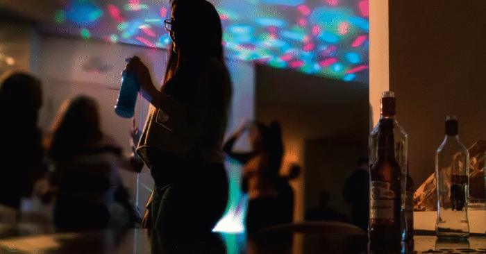 MPPR DENUNCIA QUATRO PESSOAS POR OFERTA DE BEBIDAS ALCOÓLICAS, CRIMES SEXUAIS, PERSEGUIÇÃO E AMEAÇA A ADOLESCENTES