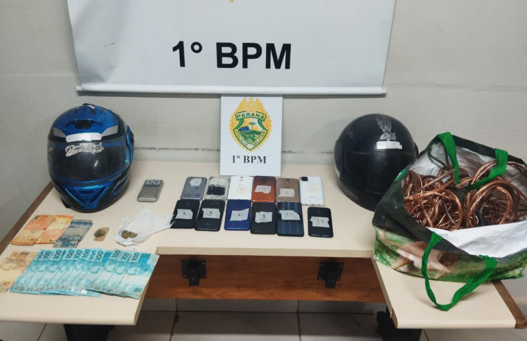 POLÍCIA RECUPERA MOTOCICLETA ROUBADA E PREENDE QUATRO POR TRÁFICO DE DROGAS EM PONTA GROSSA