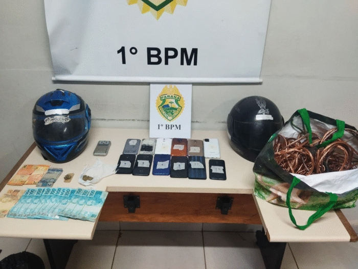 POLÍCIA RECUPERA MOTOCICLETA ROUBADA E PREENDE QUATRO POR TRÁFICO DE DROGAS EM PONTA GROSSA