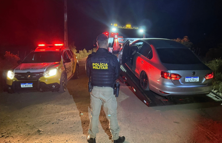 POLÍCIA RECUPERA VEÍCULO ROUBADO E PRENDE SUSPEITO APÓS PERSEGUIÇÃO