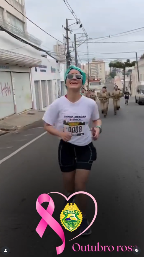 POLICIAL MILITAR SUPERA CÂNCER E COMPLETA CORRIDA DE 10KM EM ATO EMOCIONANTE NO OUTUBRO ROSA