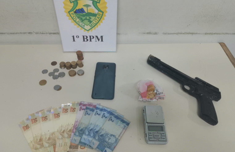 POLÍCIA PRENDE QUATRO HOMENS E APREENDE DROGAS EM OPERAÇÃO NO CENTRO DE PONTA GROSSA