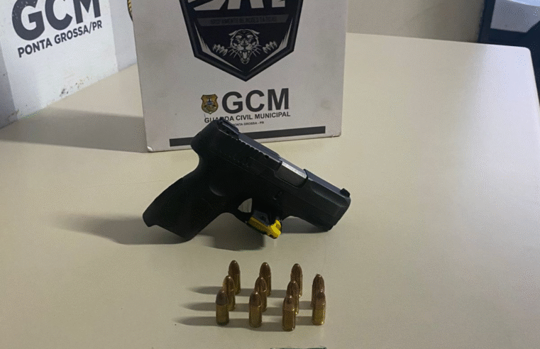 HOMEM É PRESO COM ARMA ROUBADA E COCAÍNA EM BAR DO CENTRO DE PONTA GROSSA
