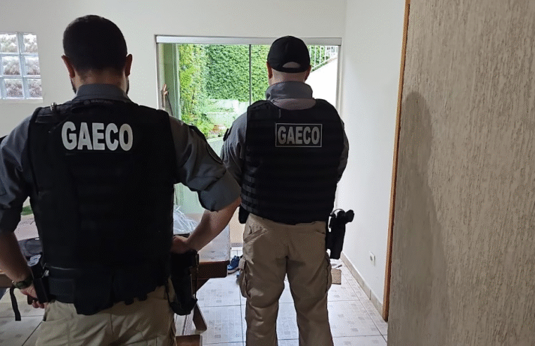 NÚCLEOS DE PONTA GROSSA E GUARAPUAVA DO GAECO CUMPREM MANDADOS EM OPERAÇÕES SOBRE POSSÍVEIS CRIMES COMETIDOS POR POLICIAIS RODOVIÁRIOS ESTADUAIS
