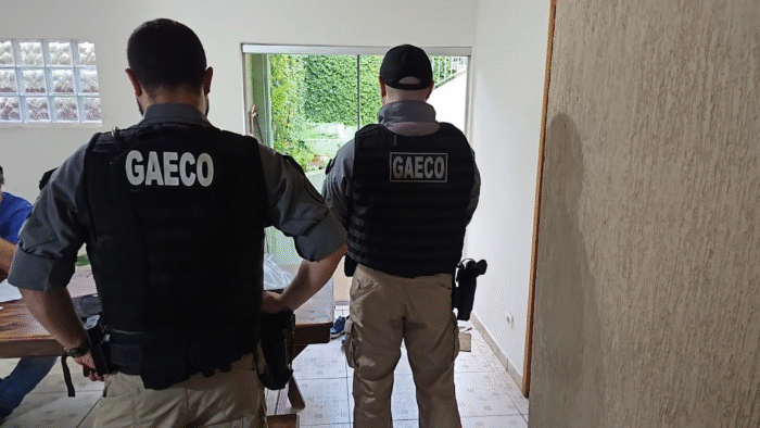 NÚCLEOS DE PONTA GROSSA E GUARAPUAVA DO GAECO CUMPREM MANDADOS EM OPERAÇÕES SOBRE POSSÍVEIS CRIMES COMETIDOS POR POLICIAIS RODOVIÁRIOS ESTADUAIS