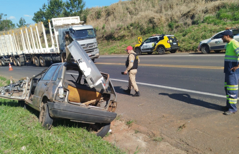 MOTORISTA FICA FERIDO APÓS CAPOTAR VEÍCULO NA PR-151