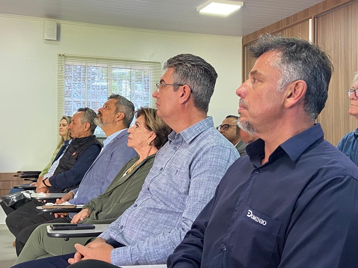 APRESENTAÇÃO DO PROGRAMA CAMPO LIMPO TEVE PARTICIPAÇÃO DE JULIO KULLER E ELIZABETH SCHMIDT