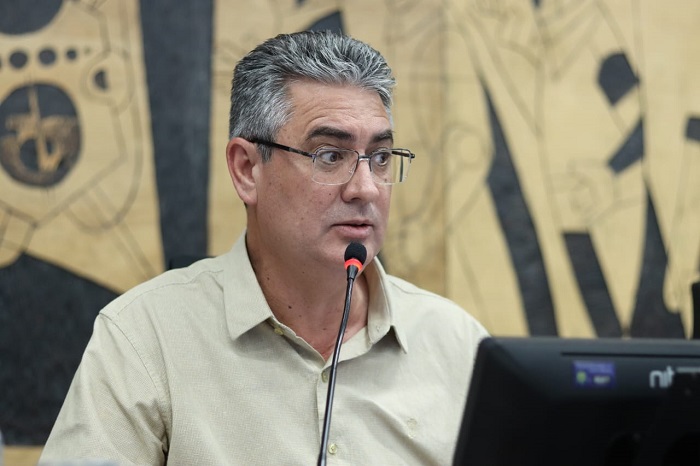 JULIO KULLER MANIFESTA PREOCUPAÇÃO COM A NOVA POLÍTICA DA EDUCAÇÃO ESPECIAL