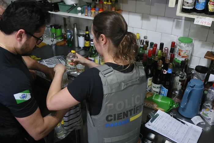 PARANÁ CONFIRMA DOIS CASOS DE INTOXICAÇÃO POR METANOL EM CURITIBA