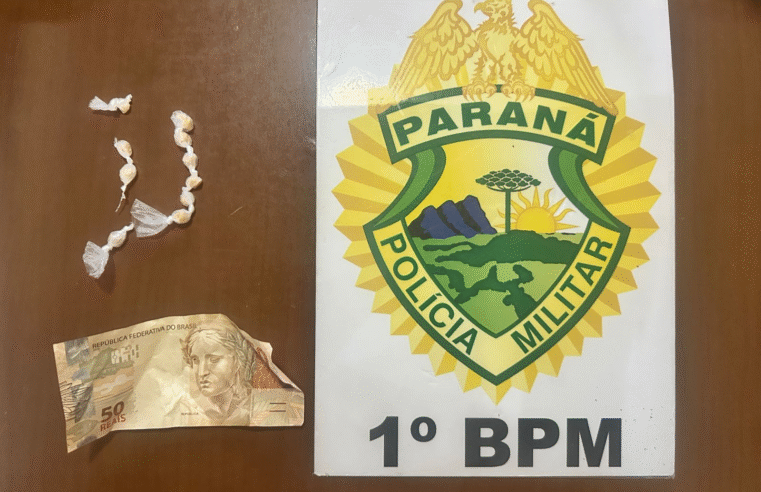 HOMEM É PRESO COM CRACK EM RUA CONHECIDA PELO TRÁFICO DE DROGAS EM CARAMBEÍ