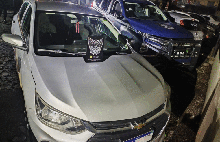 HOMEM É DETIDO AO DIRIGIR VEÍCULO ROUBADO NO CENTRO DE PONTA GROSSA