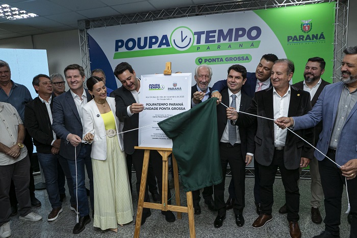 RATINHO JUNIOR ENTREGA UNIDADE DO POUPATEMPO NO SHOPPING PALLADIUM